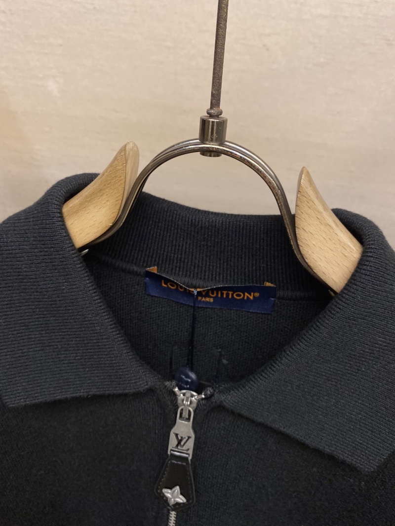 l0vis Vvtt0n outwear